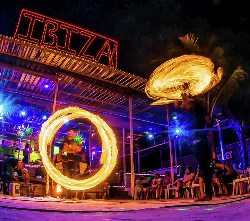 Image taken from https://images.fineartamerica.com/images/artworkimages/mediumlarge/1/3-thailand-koh-phi-phi-don-club-ibiza-fire-spinning-performers-ryan-kelehar.jpg