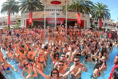 Image taken from https://images.dyvarcity.com/experience-images/dyvarcity_c031bf53fc398cacaf418beb1_53.jpg?format=webp&amp;width=800