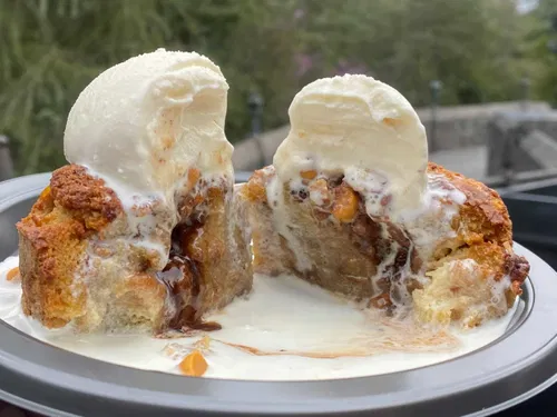 Image taken from https://media.wdwnt.com/2021/03/sticky-toffee-bread-pudding-three-broomsticks-7-4237110-1200x900.jpg