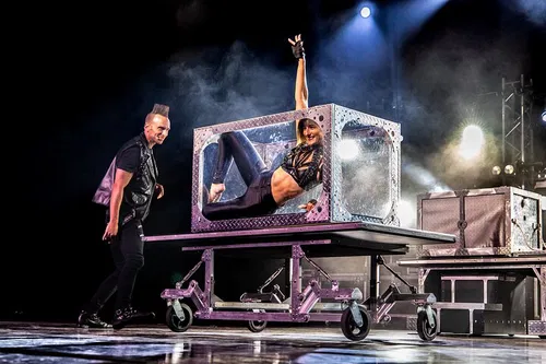 Image taken from https://dyvarcitymedia.b-cdn.net/experience-images/diskovery_341742a2c39c26d87d363bde0_1751601380104_c6.jpg?format=webp&amp;width=800