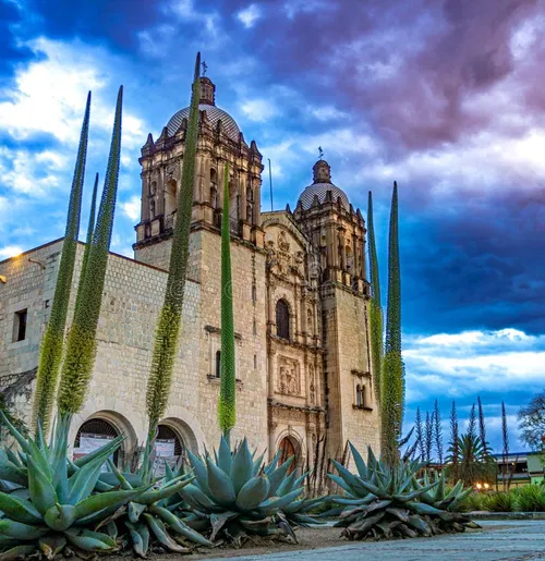 Image taken from https://thumbs.dreamstime.com/b/vertical-shot-church-santo-domingo-de-guzman-oaxaca-mexico-vertical-shot-church-santo-domingo-de-guzman-oaxaca-256701947.jpg