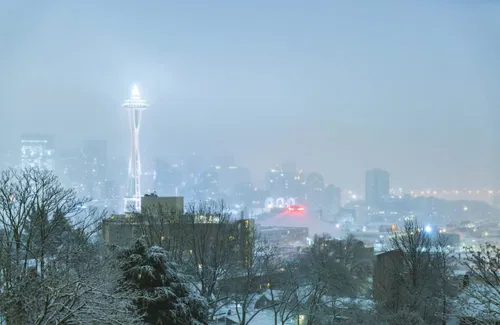 Image taken from https://offloadmedia.feverup.com/secretseattle.co/wp-content/uploads/2022/11/13023815/shutterstock_535148698-1024x667.jpg