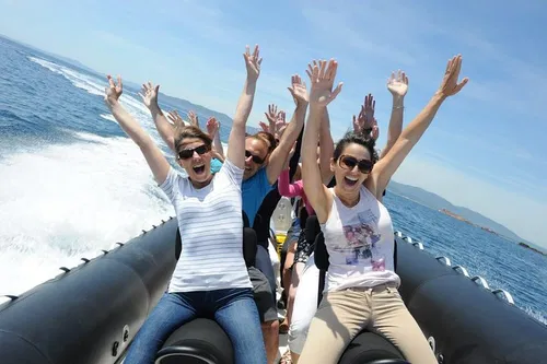 Image taken from https://dyvarcitymedia.b-cdn.net/experience-images/diskovery_abdf5eb8983c3b21016356e98_1751495613200_8c.jpg?format=webp&amp;width=800