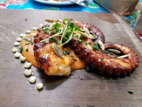 Image taken from https://static.pxlecdn.com/photos/278072424/original/333d14aef655643b2551.jpg