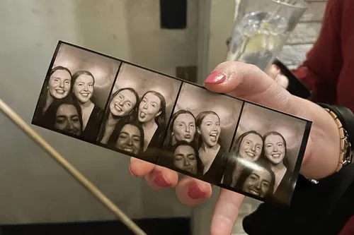 Image taken from https://dyvarcitymedia.b-cdn.net/experience-images/diskovery_a75746f04a488c989d1b043a0_1751628324396_e2.jpg?format=webp&amp;width=800