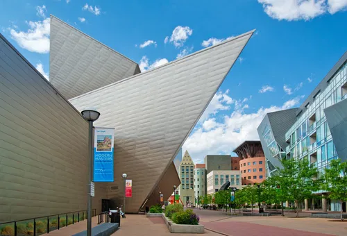 Image taken from https://www.tripsavvy.com/thmb/px_xsPYGb5dn5ZI3O6PbKqvnunU=/2097x1429/filters:fill(auto,1)/GettyImages-507330147-5c86a0644cedfd000190b1ee.jpg