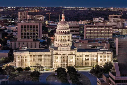 Image taken from https://guidetoaustinarchitecture.com/wp-content/uploads/2019/10/Texas-State-Capitol_Russ-Moore_02.jpg