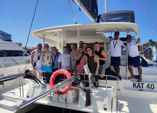 Image taken from https://float.mx/wp-content/uploads/2022/10/Float-Boat-Rental-17.jpg