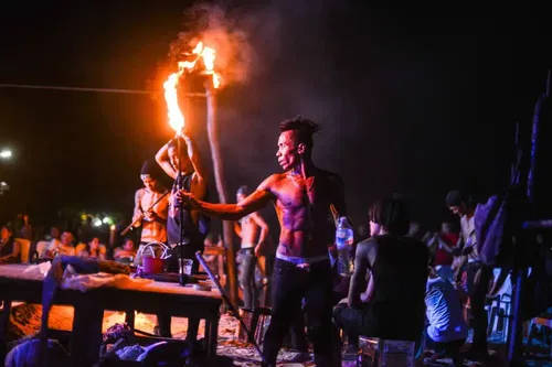 Image taken from https://brainybackpackers.com/wp-content/uploads/2023/01/things-to-do-Phi-Phi.jpg