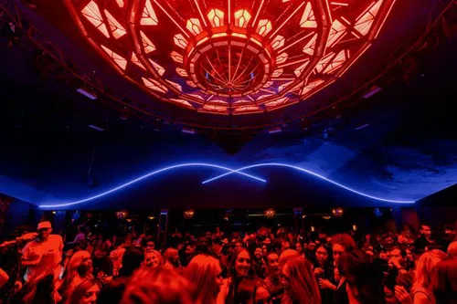 Image taken from https://s3-media0.fl.yelpcdn.com/bphoto/F-2yB-xS-EKNwUl6y8n-vA/l.jpg