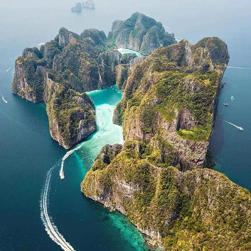 Image taken from https://www.phuketdreamcompany.asia/wp-content/uploads/2019/05/Krabi-Premium-Day-Trip-Phi-Phi-Island-Bamboo-Island-by-speedboat.jpg