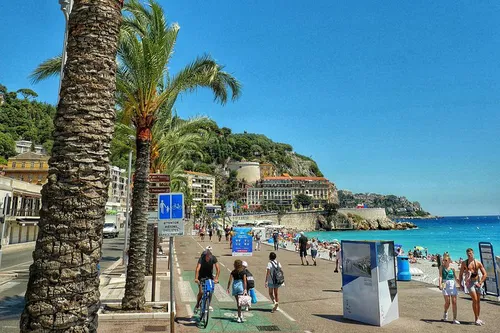 Image taken from https://dyvarcitymedia.b-cdn.net/experience-images/diskovery_7d7c058f0656d105d14773c77_1751620357755_fb.jpg?format=webp&amp;width=800