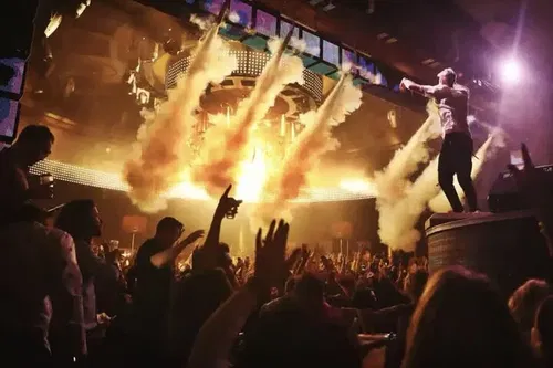 Image taken from https://images.dyvarcity.com/experience-images/dyvarcity_e81d7bfed852f0f3e4e6e6403_31.jpg?format=webp&amp;width=800