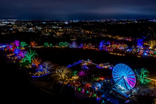 Image taken from https://www.austintexrealestate.com/wp-content/uploads/2021/11/austin-trail-of-lights-birds-eye-view.jpeg
