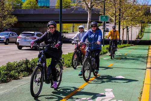 Image taken from https://images.dyvarcity.com/experience-images/dyvarcity_e3b936d8d87c59588d8647e8d_16.jpg