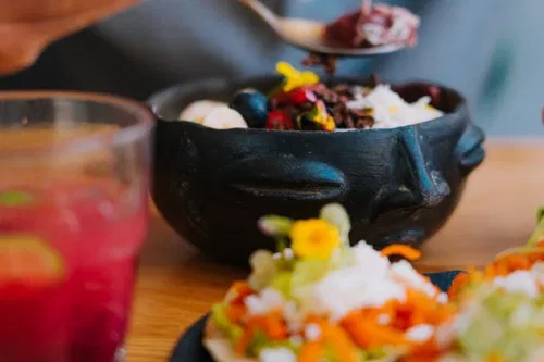 Image taken from https://bucketlistbri.com/wp-content/uploads/2022/09/oaxacan-food-768x512.jpeg