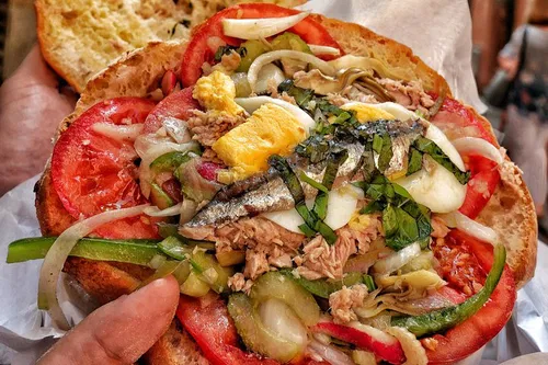 Image taken from https://dyvarcitymedia.b-cdn.net/experience-images/diskovery_7d7c058f0656d105d14773c77_1751620357726_fa.jpg?format=webp&amp;width=800