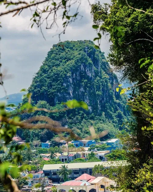 Image taken from https://guidebook.travel/gimg/containers/heros/expanded_card/screen-shot-2018-07-12-at-2.39.03-am.png/798f5e6e0f019eded9fbea0d4704e448.jpg