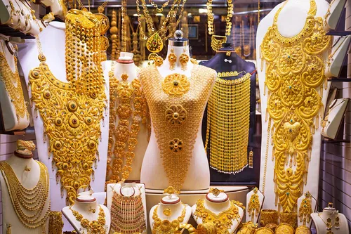 Image taken from https://imayroam.com/wp-content/uploads/2018/08/Dubai-Gold-Souk.jpg