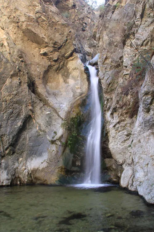 Image taken from https://images.world-of-waterfalls.com/Eaton_Canyon_048_02042012.jpg