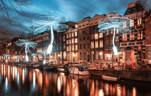 Image taken from https://canalsofamsterdam.com/wp-content/uploads/2022/09/Light-Festival-Amsterdam-1024x648.jpg