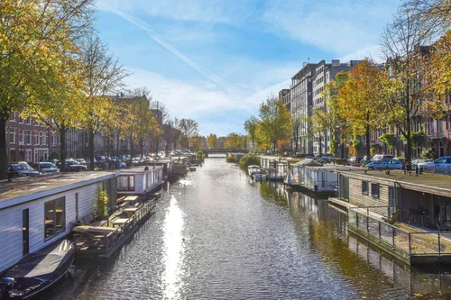 Image taken from https://jamakelaardij.nl/wp-content/uploads/2022/02/Amsterdam-Oud-West-1900x1267.jpg