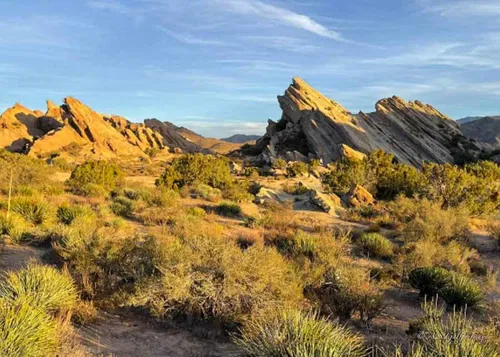 Image taken from https://travelnotesandbeyond.com/wp-content/uploads/2023/03/Vasquez-Rocks-1-of-1.jpg