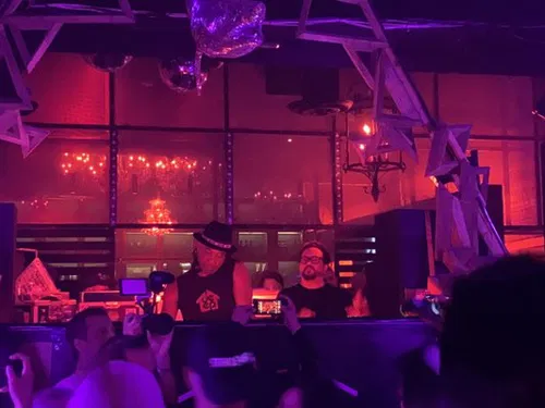 Image taken from https://s3-media0.fl.yelpcdn.com/bphoto/UdoMhgDpkNh-0Q28BlGagw/l.jpg