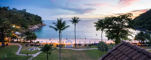 Image taken from https://cache.marriott.com/marriottassets/marriott/HKTMB/hktmb-beachfront-0098-hor-feat.jpg