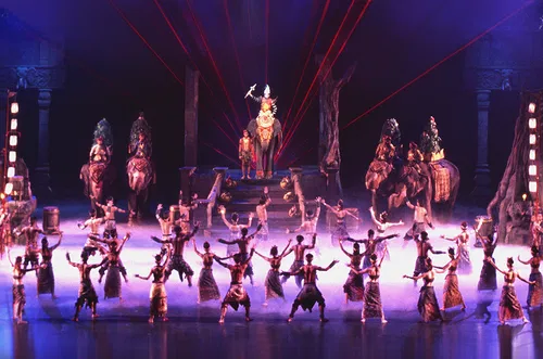 Image taken from https://www.phuket.net/wp-content/uploads/2009/12/phuket-fantasea-show-6.jpg