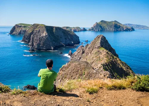 Image taken from https://www.thoughtco.com/thmb/VAX5gLgo3YZLFcH6BHCDhOeVxQ8=/2051x1462/filters:no_upscale():max_bytes(150000):strip_icc()/adventure-traveller-breathtaking-islands-channel-islands-national-park-los-angeles-470309048-5c5ddd3046e0fb0001dcd08c.jpg