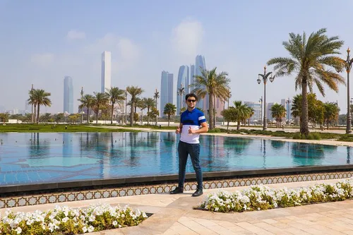 Image taken from https://images.dyvarcity.com/experience-images/dyvarcity_c3103ee4448967749e0bd5404_f8.jpg