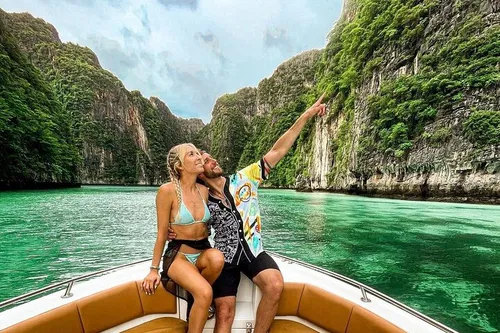 Image taken from https://images.dyvarcity.com/experience-images/dyvarcity_a3150c97cf60bcb596d893357_06.jpg