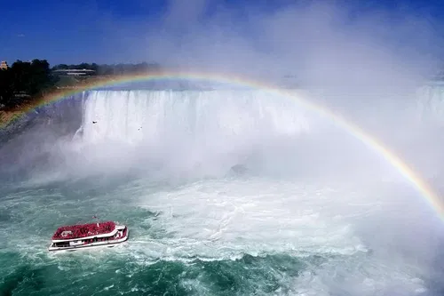 Image taken from https://dyvarcitymedia.b-cdn.net/experience-images/diskovery_4588db2ed88061fa673e76ac1_1751549490389_4f.jpg?format=webp&amp;width=800