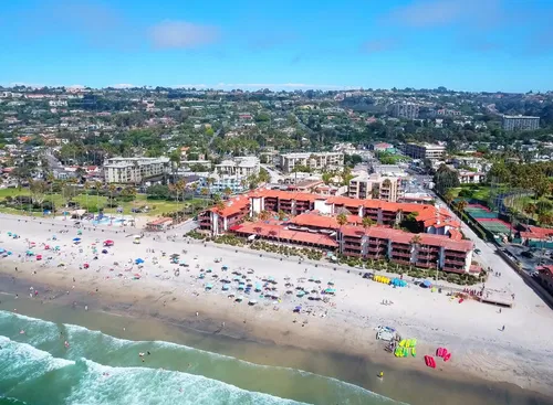 Image taken from https://2dadswithbaggage.com/wp-content/uploads/2019/07/La-Jolla-Shores-Hotel-Aerial-e1563941490256.jpg