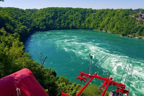 Image taken from https://dyvarcitymedia.b-cdn.net/experience-images/diskovery_4588db2ed88061fa673e76ac1_1751549490396_ca.jpg?format=webp&amp;width=800