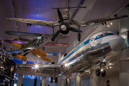 Image taken from https://cdn.getyourguide.com/img/tour/643a02e7a9179.jpeg/146.jpg