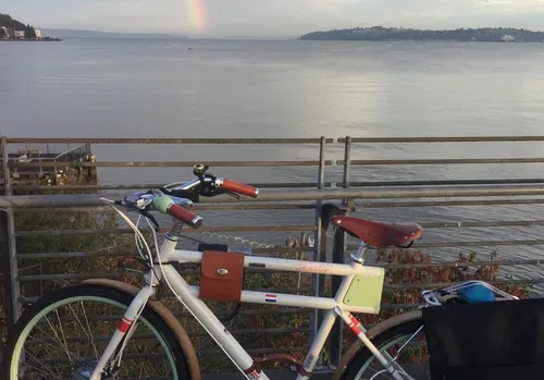 Image taken from https://seattlebicycletours.com/wp-content/uploads/bb-plugin/cache/14583434_1644712875820722_7053841089068793856_n-1024x1024-landscape-24df64315c2175c3e4f59031b1860af7-.jpg