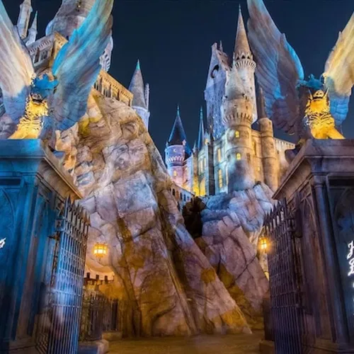 Image taken from https://www.universalstudioshollywood.com/tridiondata/ush/en/us/files/images/ush-potter-forbidden-journey-entrance-b.jpg