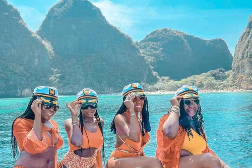 Image taken from https://images.dyvarcity.com/experience-images/dyvarcity_f0d096ae478a9ed8ad784572d_b9.jpg