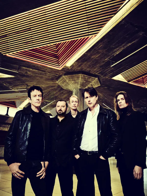 Suede Milano: Dance to Britpop Sounds!