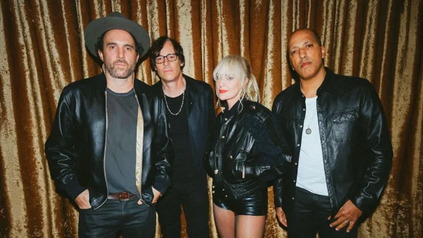 Metric, Broken Social Scene & Stars Live in Calgary