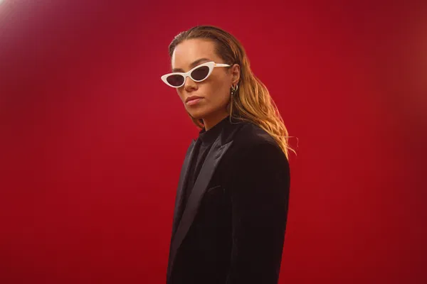 Tash Sultana Return To The Roots at Barclays Arena