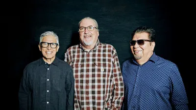 Los Lobos Acoustic: Chiari Concert