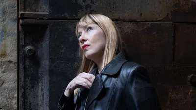 Suzanne Vega's Angelic Flight: A Melodic Evening at The Glasshouse!