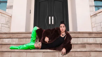 Mariana Mazza: Hilarity Unleashed at Salle Richard-Sauvageau!