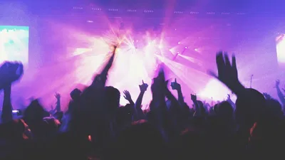 TINA ARENA: An Unforgettable Night in Lille!