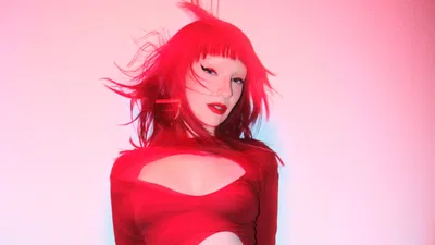Sophie and the Giants: Electrifying London Performance!