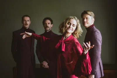 Darling West: A Cozy Christmas with 'Lights' Tour in Oslo