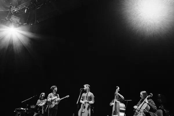 Ye Vagabonds: An Evening of Haunting Harmonies at London's Roundhouse